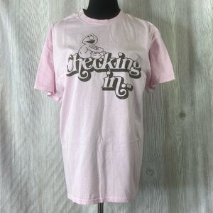 Sesame Street Elmo character playful Graphic Tee - Pink - size L